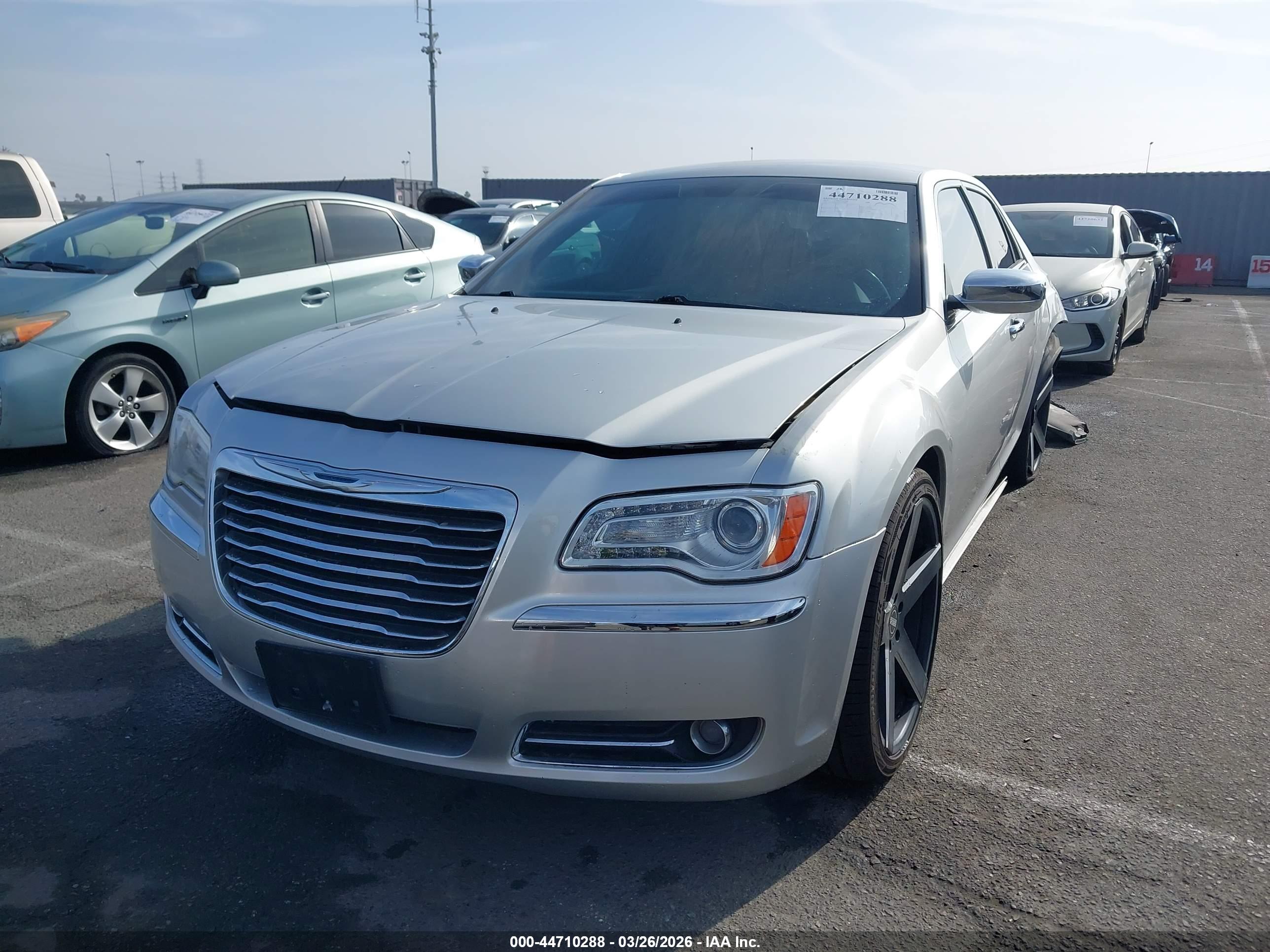 2012 CHRYSLER 300 LIMITED — I2