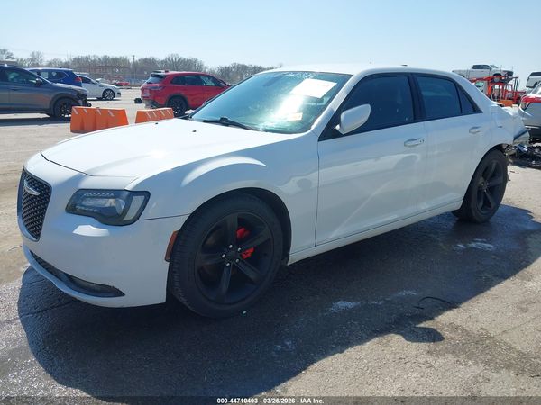 2019 CHRYSLER 300 300S — I2