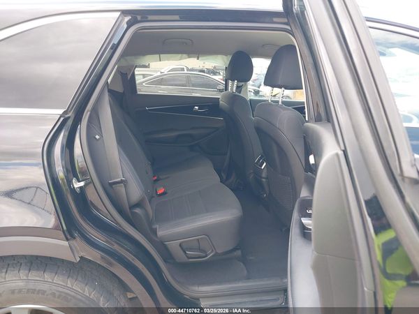 2019 KIA SORENTO 2.4L LX