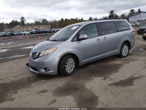 2013 TOYOTA SIENNA XLE 7 PASSENGER