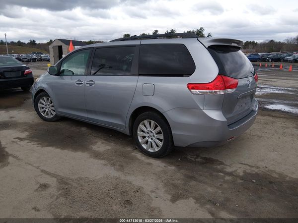 2013 TOYOTA SIENNA XLE 7 PASSENGER