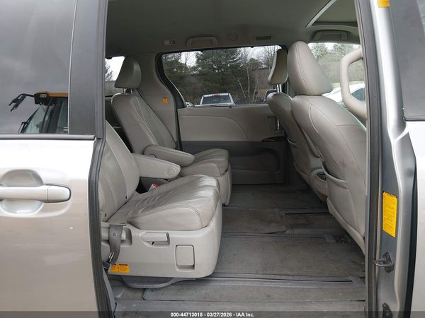 2013 TOYOTA SIENNA XLE 7 PASSENGER