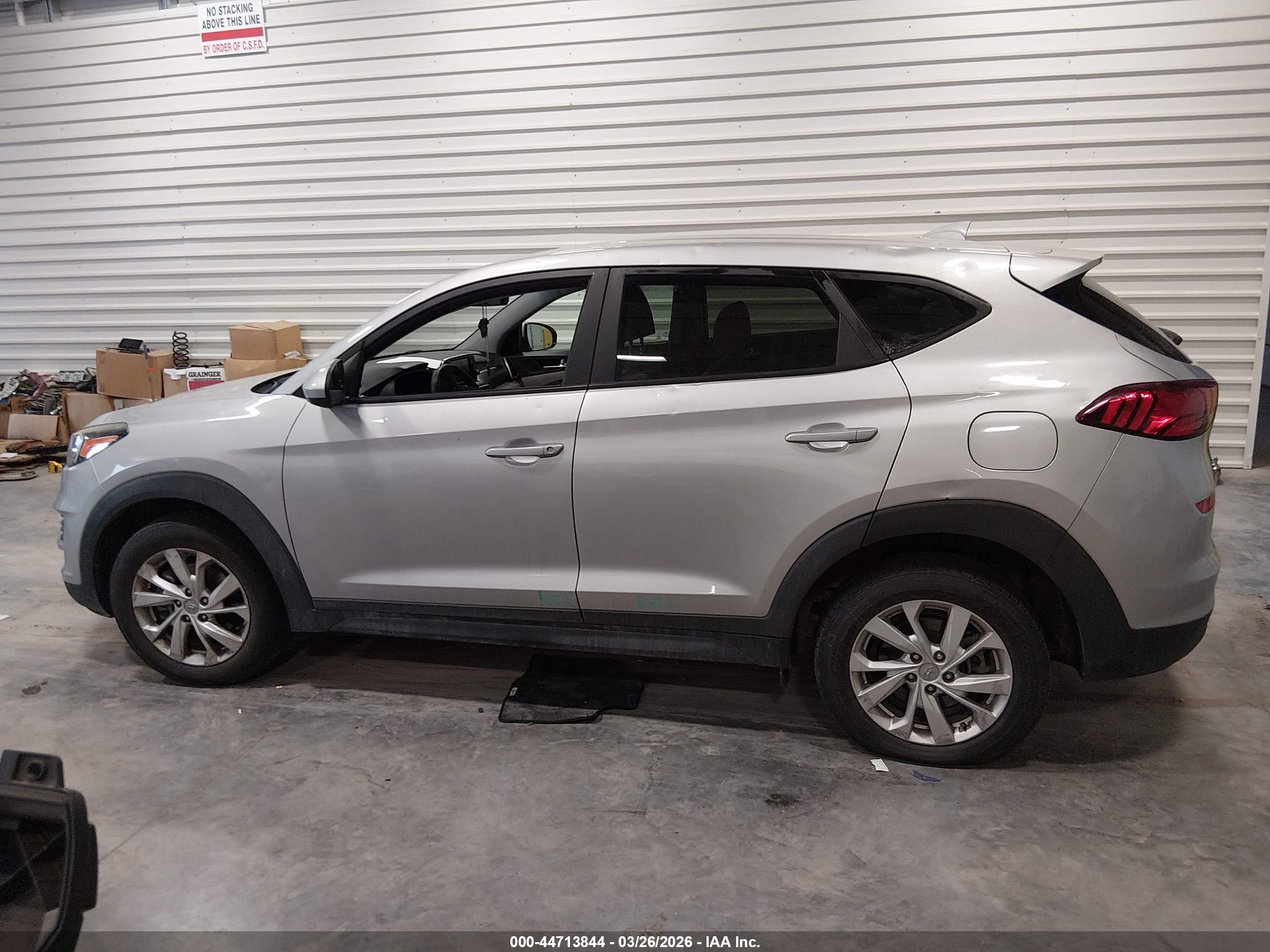 2020 HYUNDAI TUCSON SE