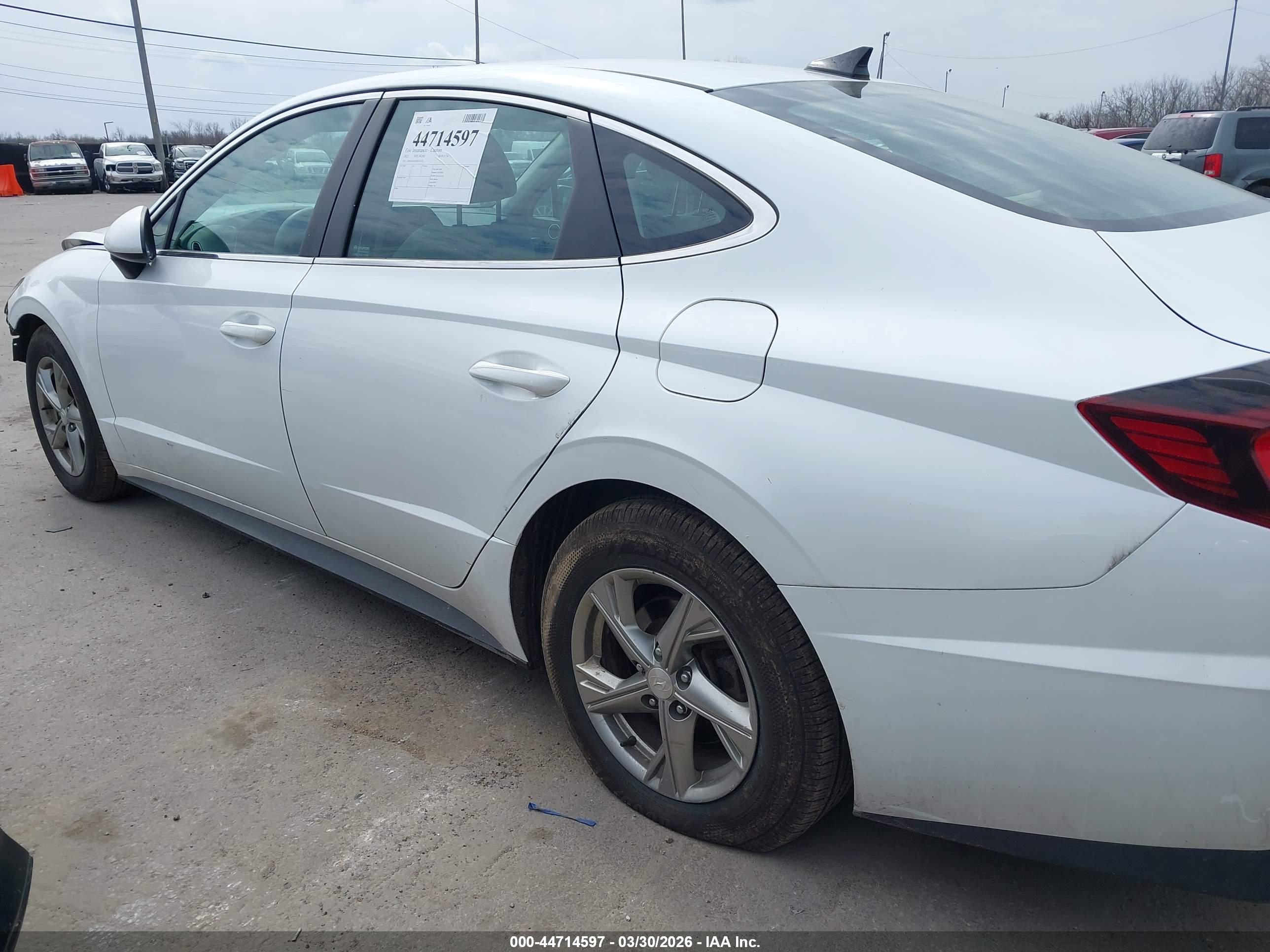 2022 HYUNDAI SONATA SE