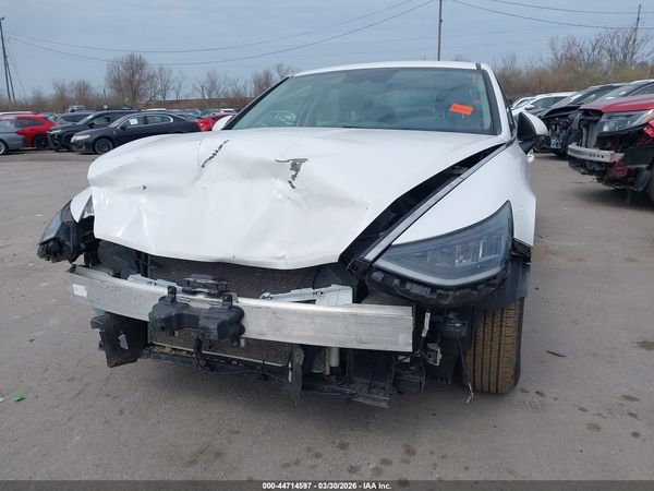 2022 HYUNDAI SONATA SE