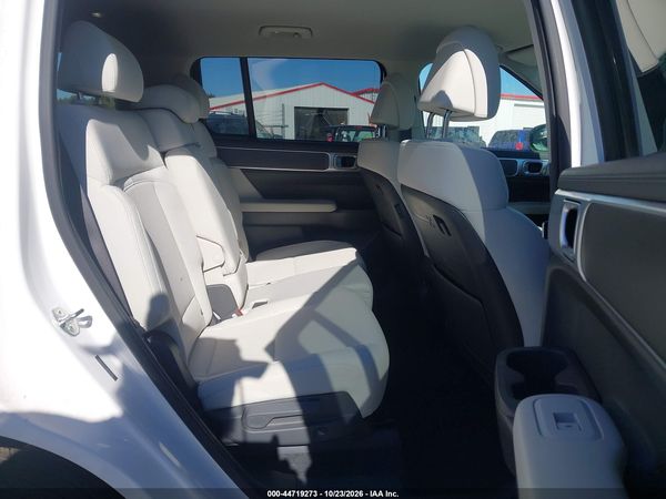 2024 HYUNDAI SANTA FE SE — I8