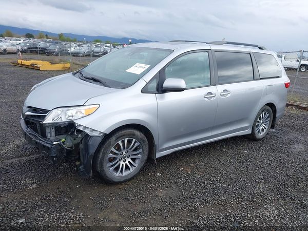 2018 TOYOTA SIENNA — I2