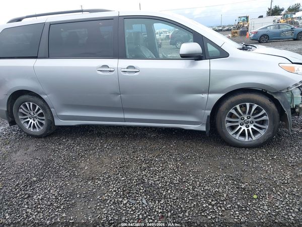2018 TOYOTA SIENNA XLE PREMIUM 8 PASSENGER — I6