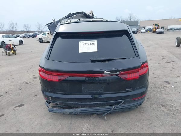 2021 AUDI Q8