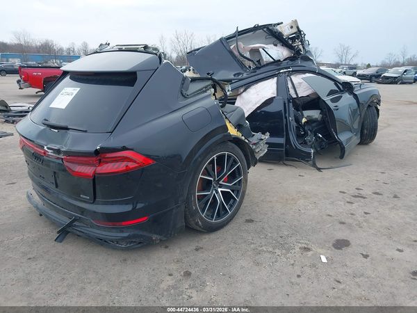 2021 AUDI Q8