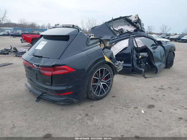 2021 AUDI Q8