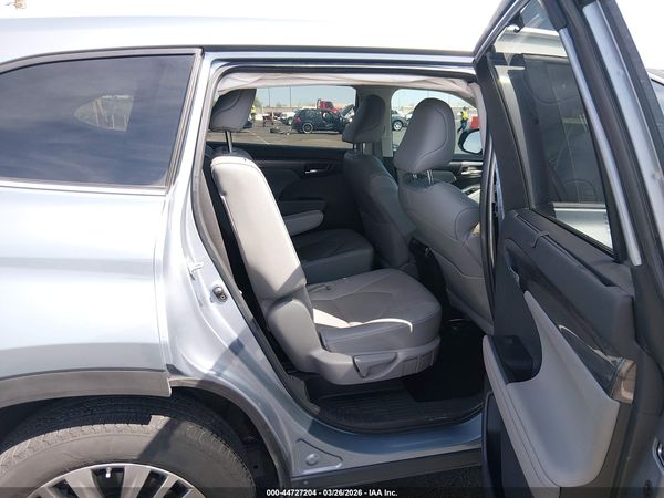2024 TOYOTA HIGHLANDER PLATINUM