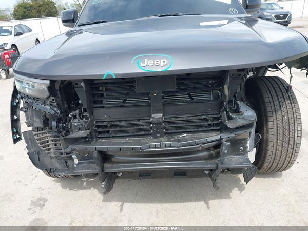 2025 JEEP GRAND CHEROKEE L LAREDO X 4X4