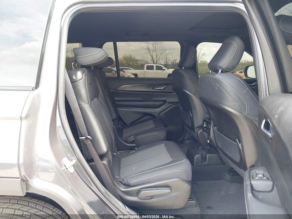2025 JEEP GRAND CHEROKEE L LAREDO X 4X4