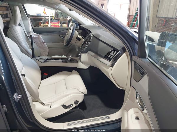 2025 VOLVO XC90 ULTRA