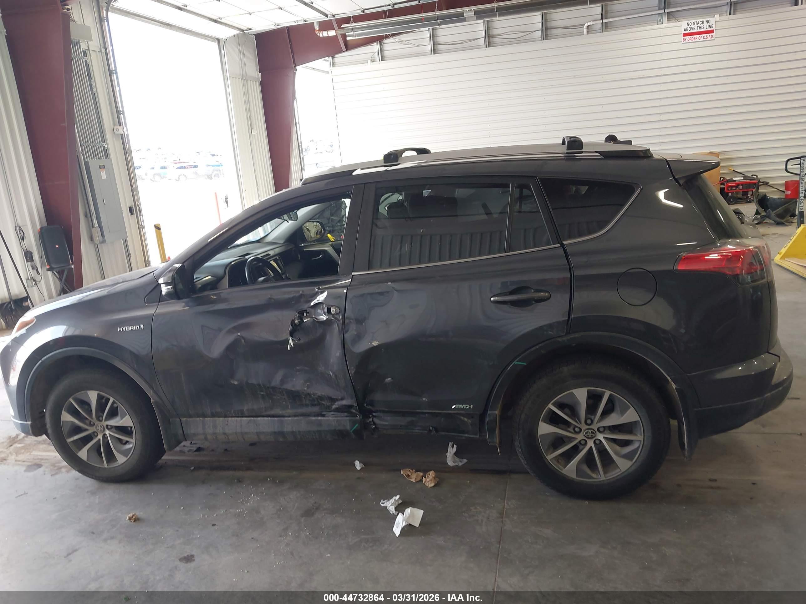 2016 TOYOTA RAV4 HYBRID XLE