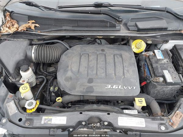 2016 DODGE GRAND CARAVAN SE/SXT — I10