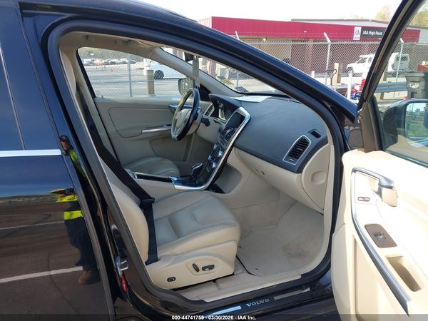 2016 VOLVO XC60 T5 PREMIER