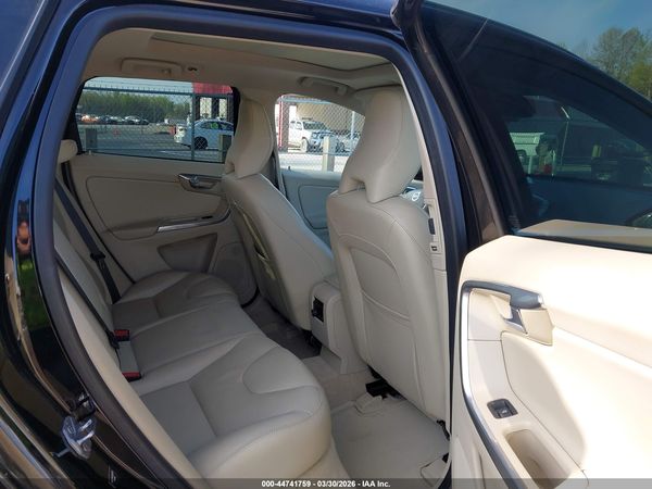 2016 VOLVO XC60 T5 PREMIER