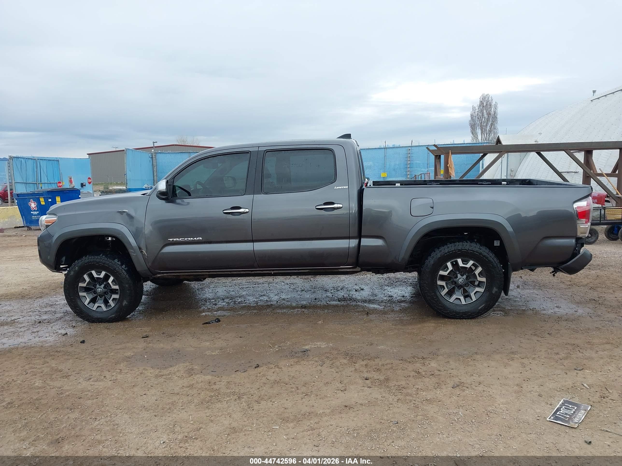 2016 TOYOTA TACOMA LIMITED