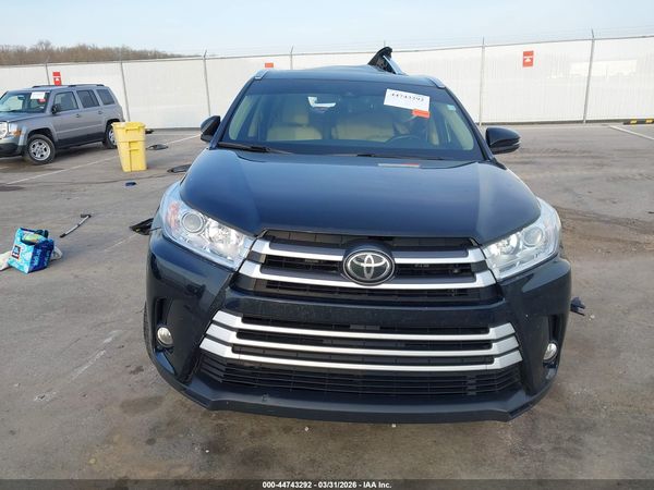 2018 TOYOTA HIGHLANDER XLE