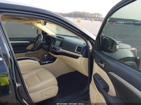 2018 TOYOTA HIGHLANDER XLE