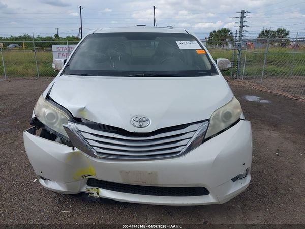 2013 TOYOTA SIENNA LIMITED V6 7 PASSENGER