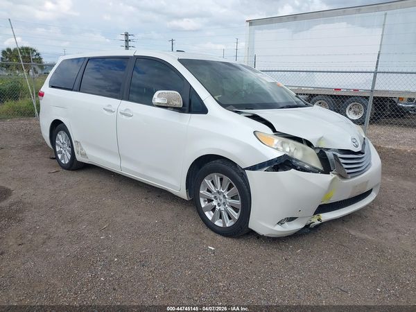 2013 TOYOTA SIENNA LIMITED V6 7 PASSENGER