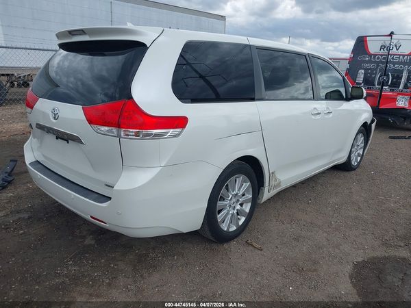 2013 TOYOTA SIENNA LIMITED V6 7 PASSENGER