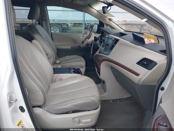 2013 TOYOTA SIENNA LIMITED V6 7 PASSENGER