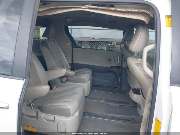 2013 TOYOTA SIENNA LIMITED V6 7 PASSENGER