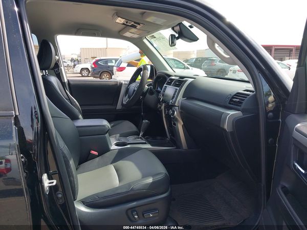 2023 TOYOTA 4RUNNER SR5 Prem