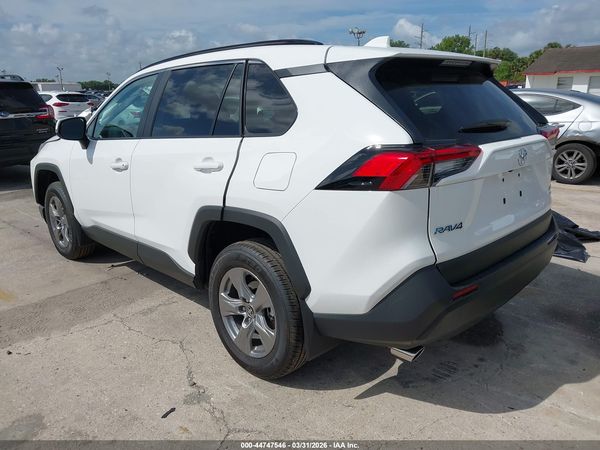 2025 TOYOTA RAV4 XLE