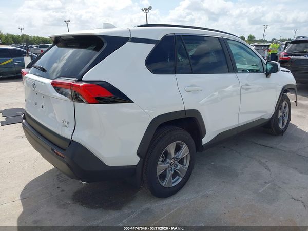 2025 TOYOTA RAV4 XLE