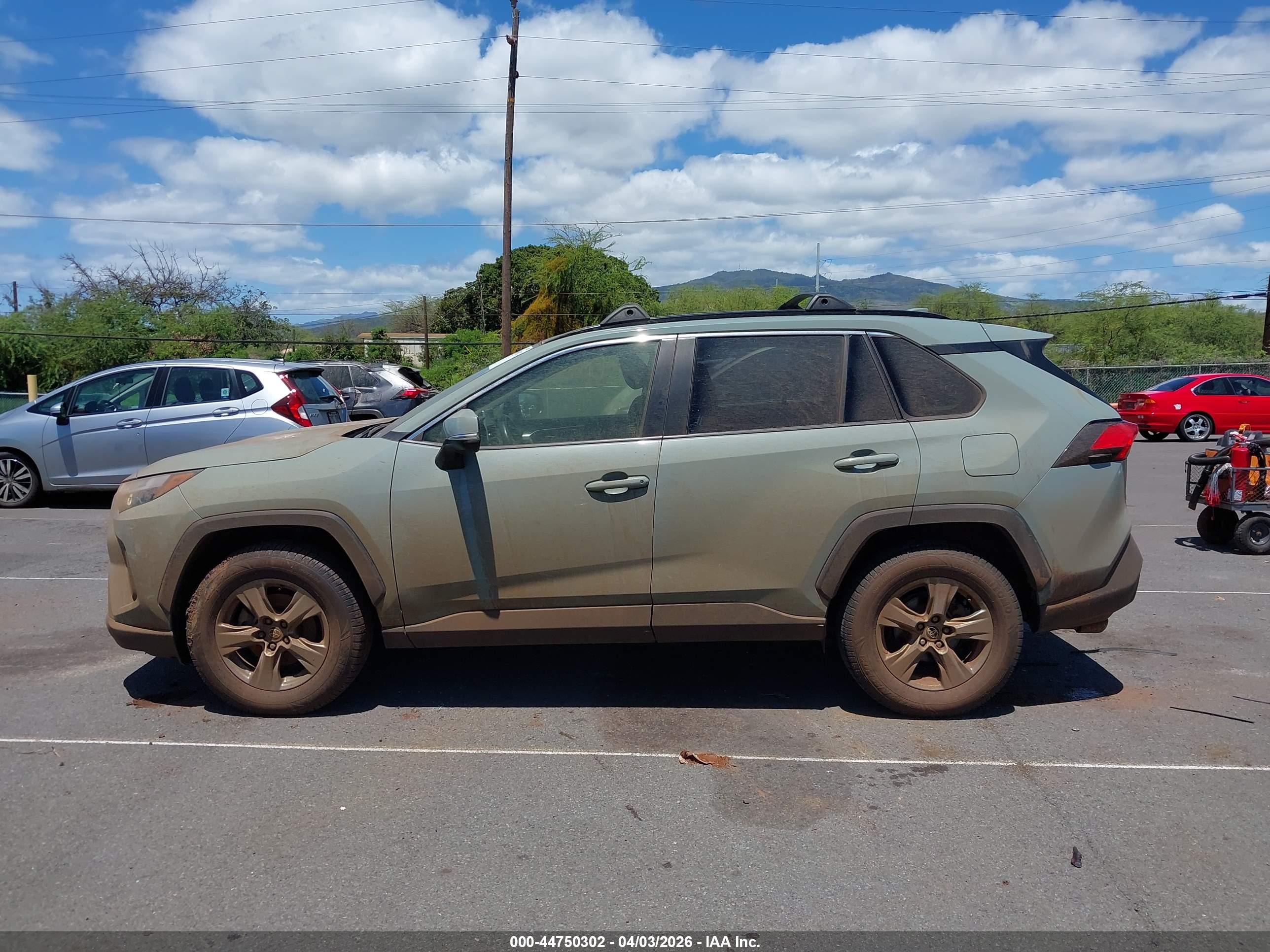 2023 TOYOTA RAV4 XLE
