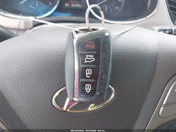 2017 HYUNDAI SANTA FE SE