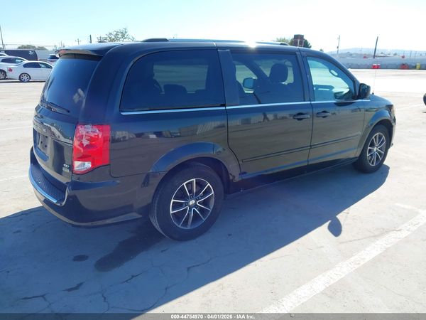 2017 DODGE GRAND CARAVAN SXT — I4