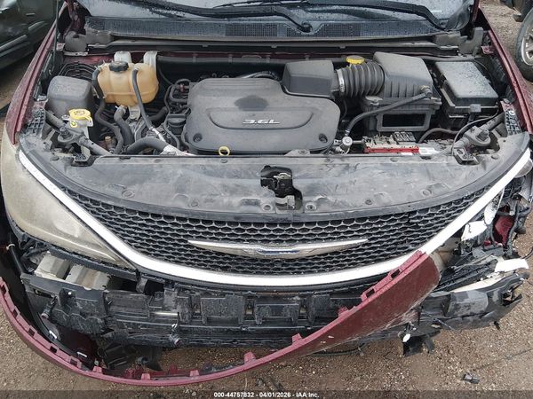 2017 CHRYSLER PACIFICA LIMITED — I10