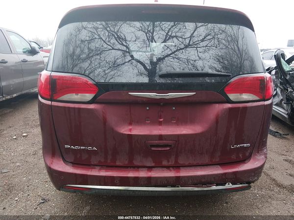 2017 CHRYSLER PACIFICA LIMITED — I119