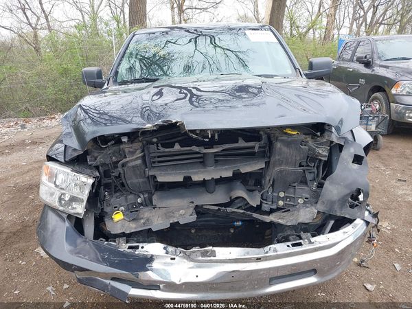 2017 RAM 1500 SLT  4X4 6'4 BOX