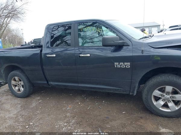 2017 RAM 1500 SLT  4X4 6'4 BOX