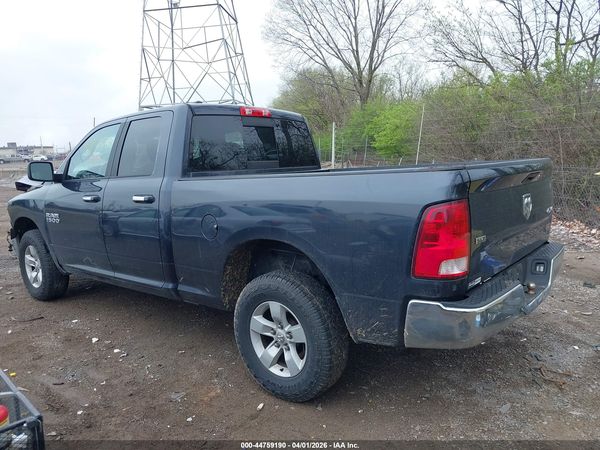 2017 RAM 1500 SLT  4X4 6'4 BOX
