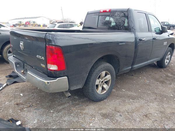 2017 RAM 1500 SLT  4X4 6'4 BOX