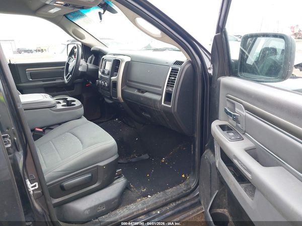 2017 RAM 1500 SLT  4X4 6'4 BOX