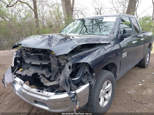 2017 RAM 1500 SLT  4X4 6'4 BOX
