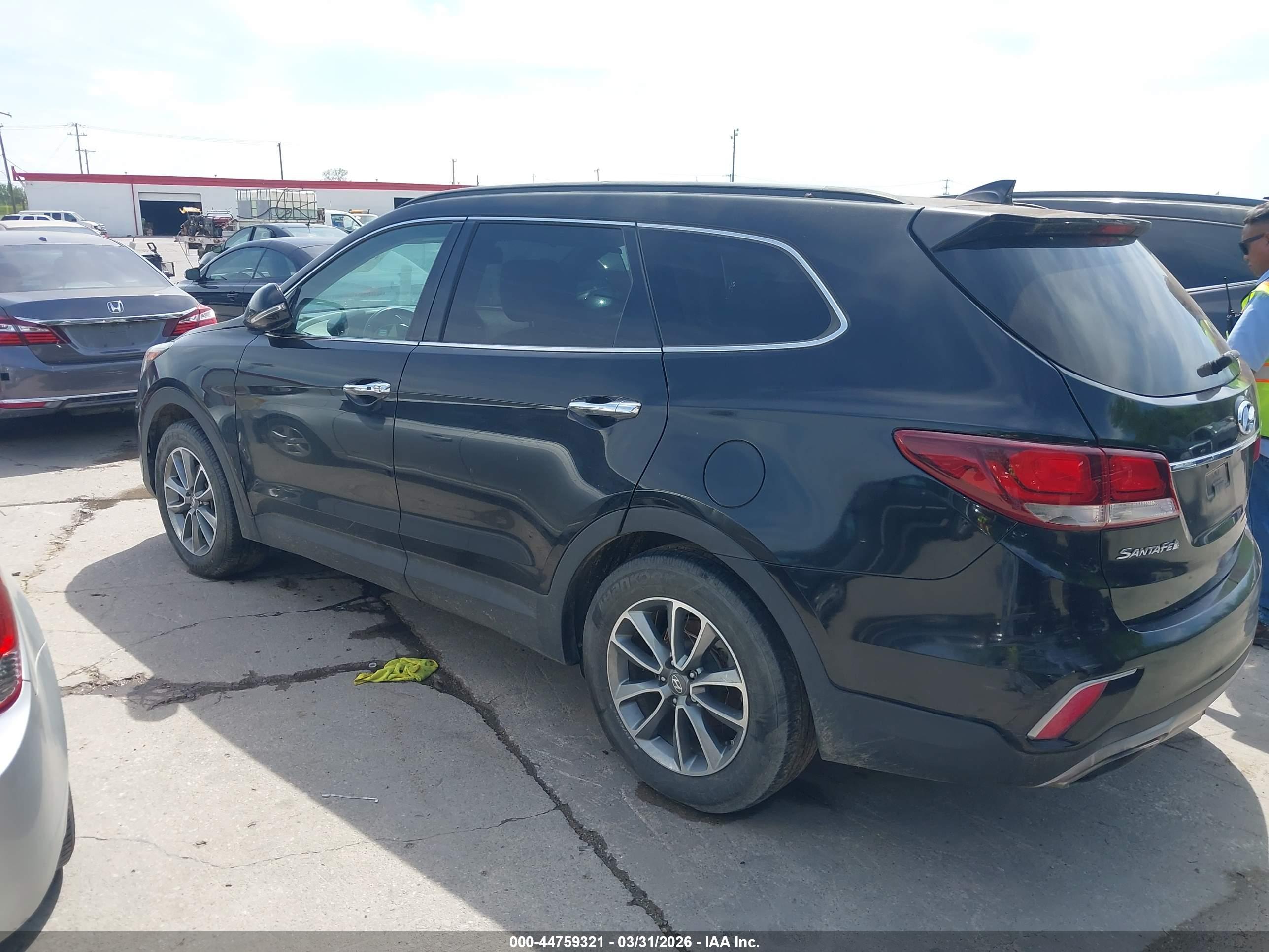 2017 HYUNDAI SANTA FE SE
