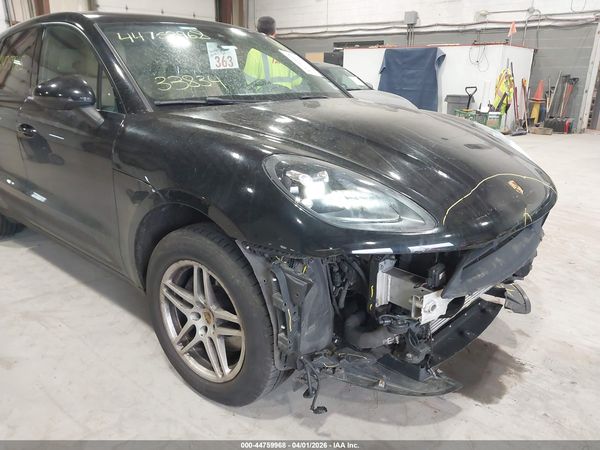 2019 PORSCHE MACAN