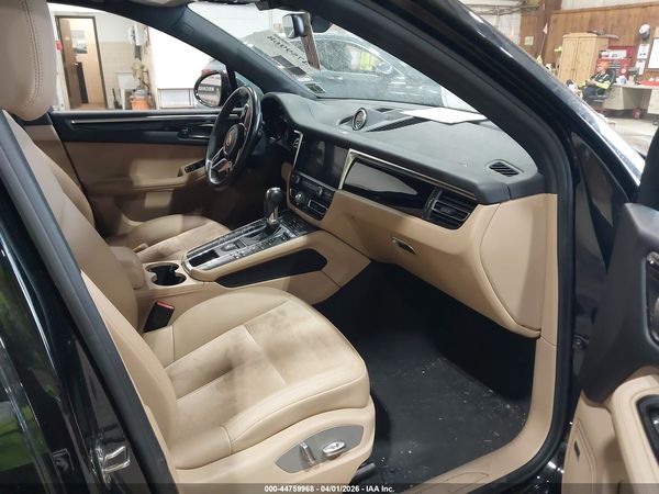 2019 PORSCHE MACAN