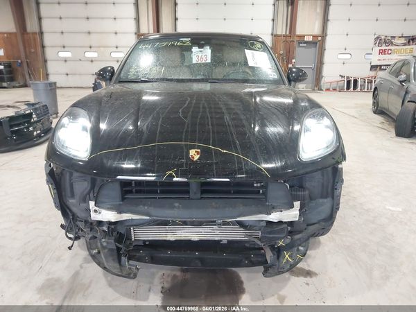 2019 PORSCHE MACAN