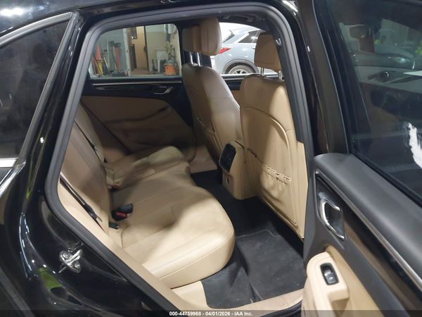 2019 PORSCHE MACAN